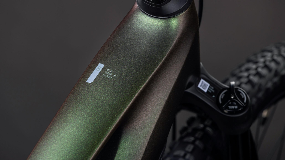 CUBE STEREO HYBRID ONE22